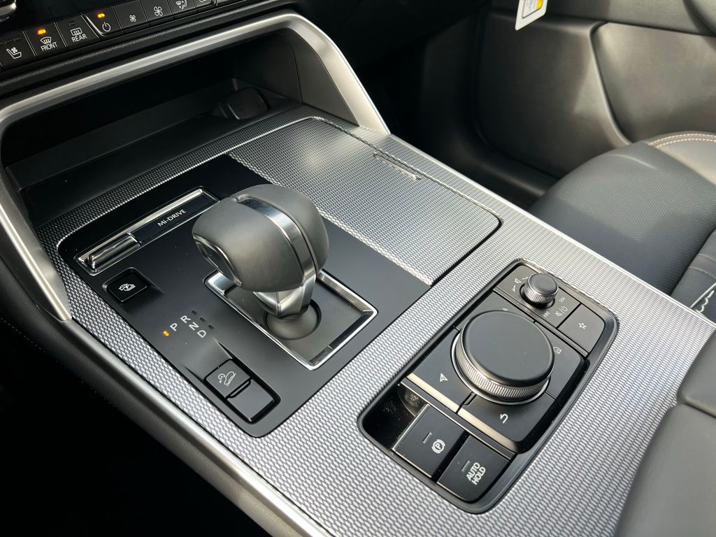 Thumbnail: 2026 Mazda CX-70 - 14