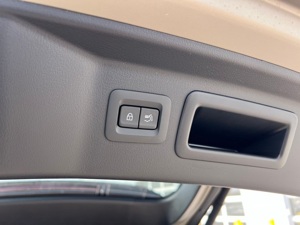 Thumbnail: 2026 Mazda CX-70 - 34