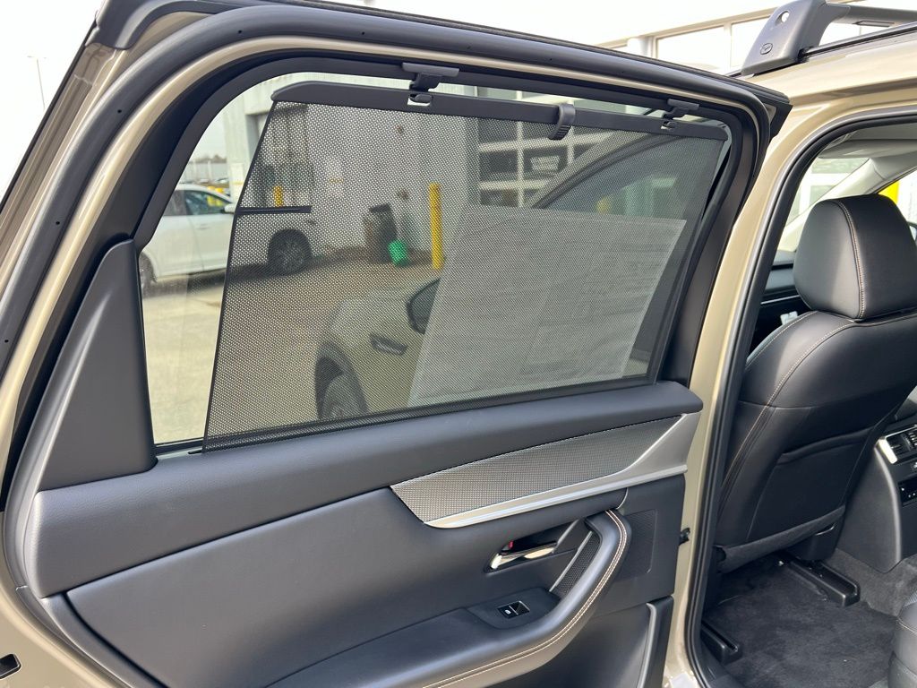 Thumbnail: 2026 Mazda CX-70 - 27