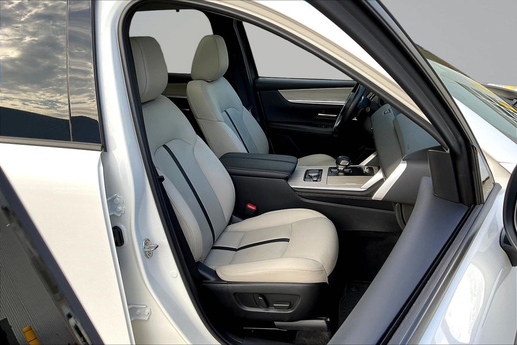 Thumbnail: 2025 Mazda CX-70 - 9