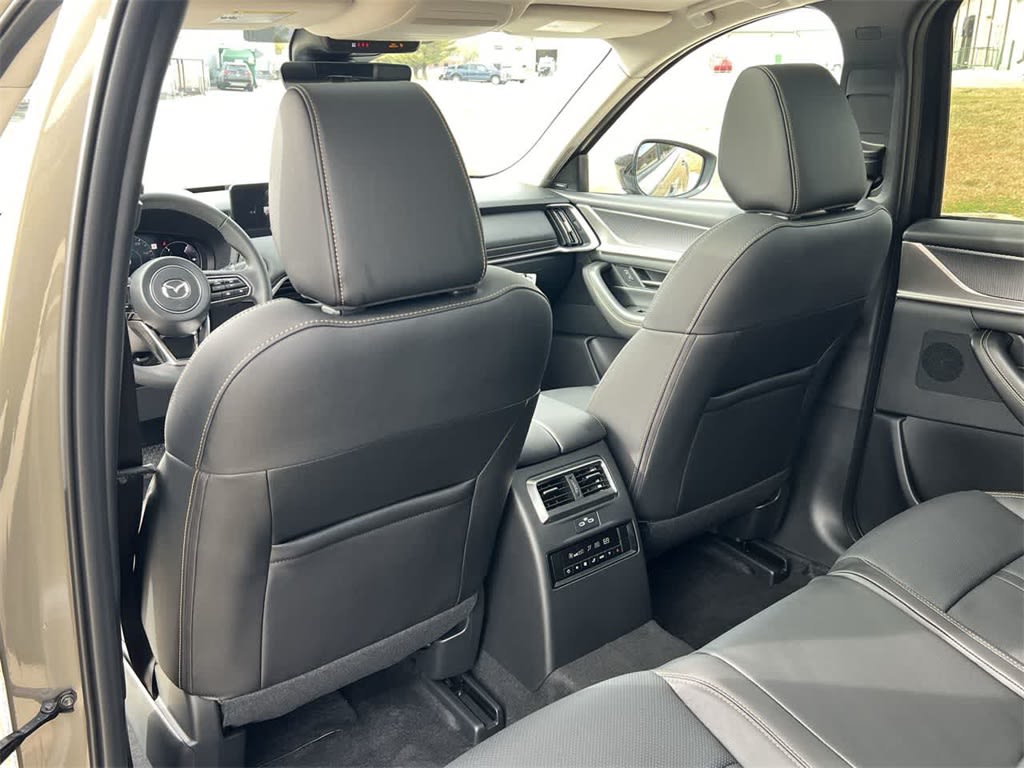 Thumbnail: 2025 Mazda CX-70 - 13