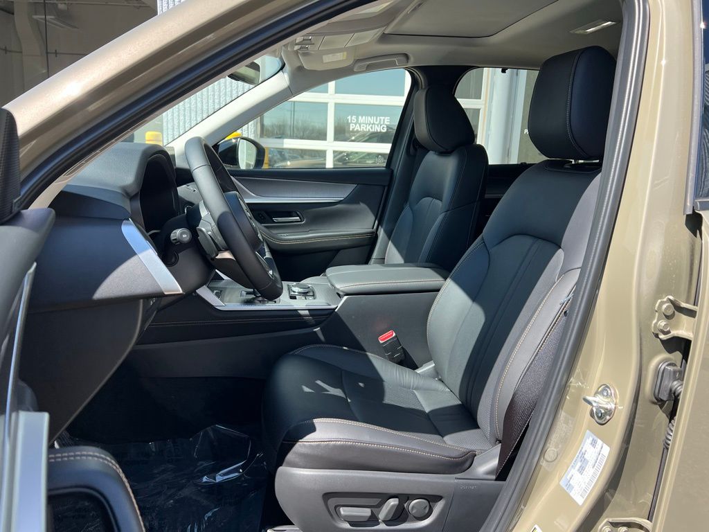 Thumbnail: 2025 Mazda CX-70 - 10