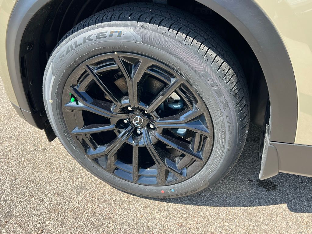 Thumbnail: 2025 Mazda CX-70 - 8