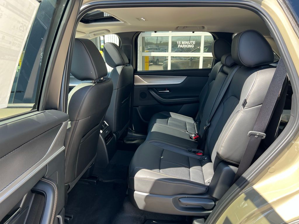 Thumbnail: 2025 Mazda CX-70 - 11