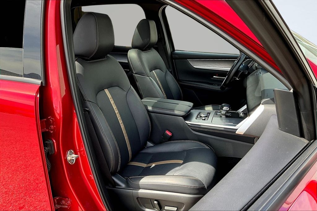 Thumbnail: 2025 Mazda CX-70 - 9
