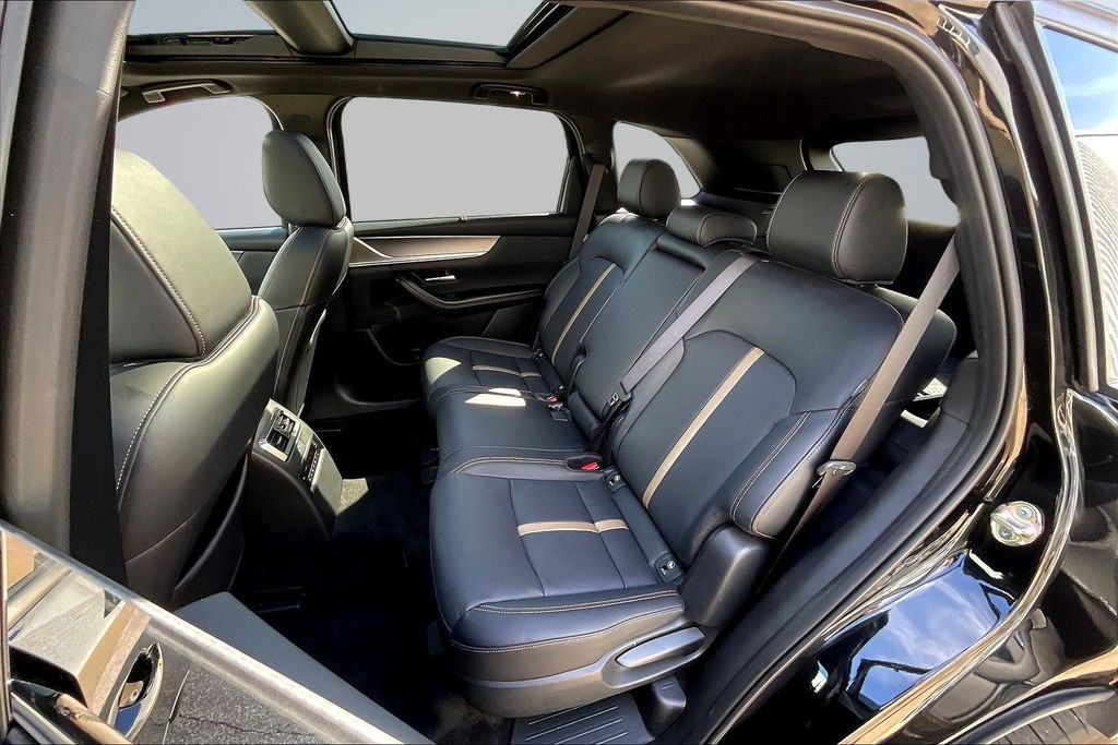 Thumbnail: 2025 Mazda CX-70 - 11