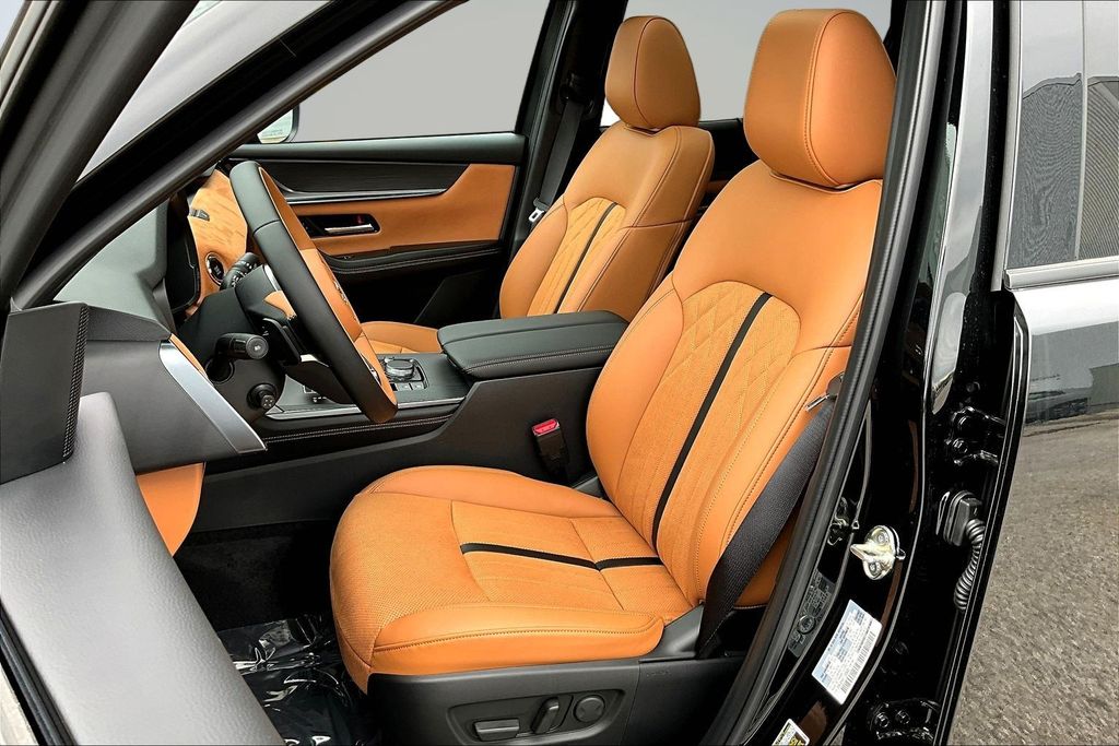 Thumbnail: 2026 Mazda CX-70 - 7