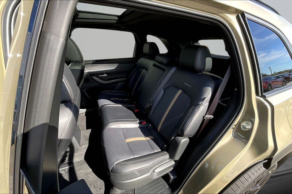 Thumbnail: 2026 Mazda CX-70 - 9