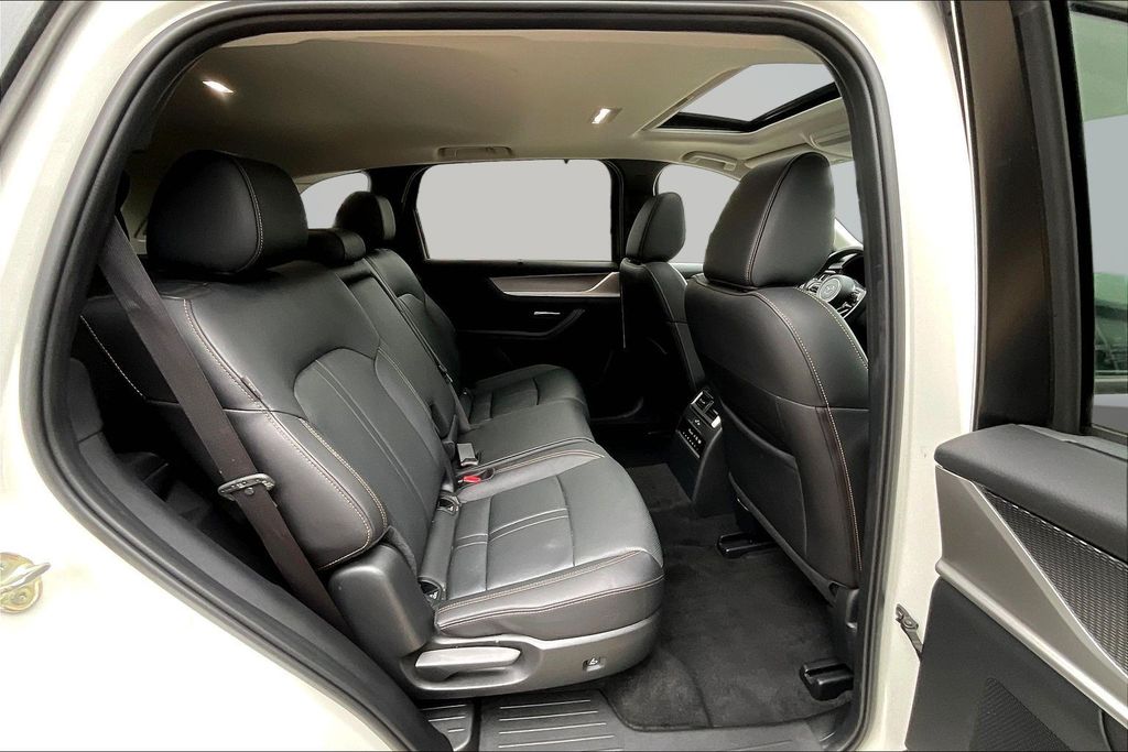 Thumbnail: 2025 Mazda CX-90 - 31