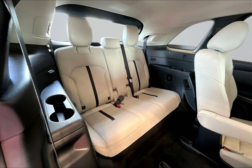 Thumbnail: 2024 Mazda CX-90 - 32