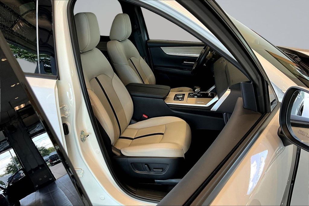 Thumbnail: 2024 Mazda CX-90 - 9