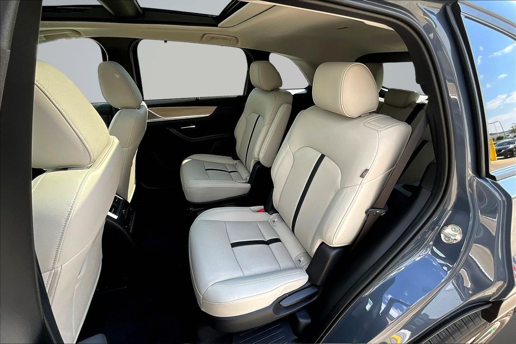 Thumbnail: 2026 Mazda CX-90 - 8