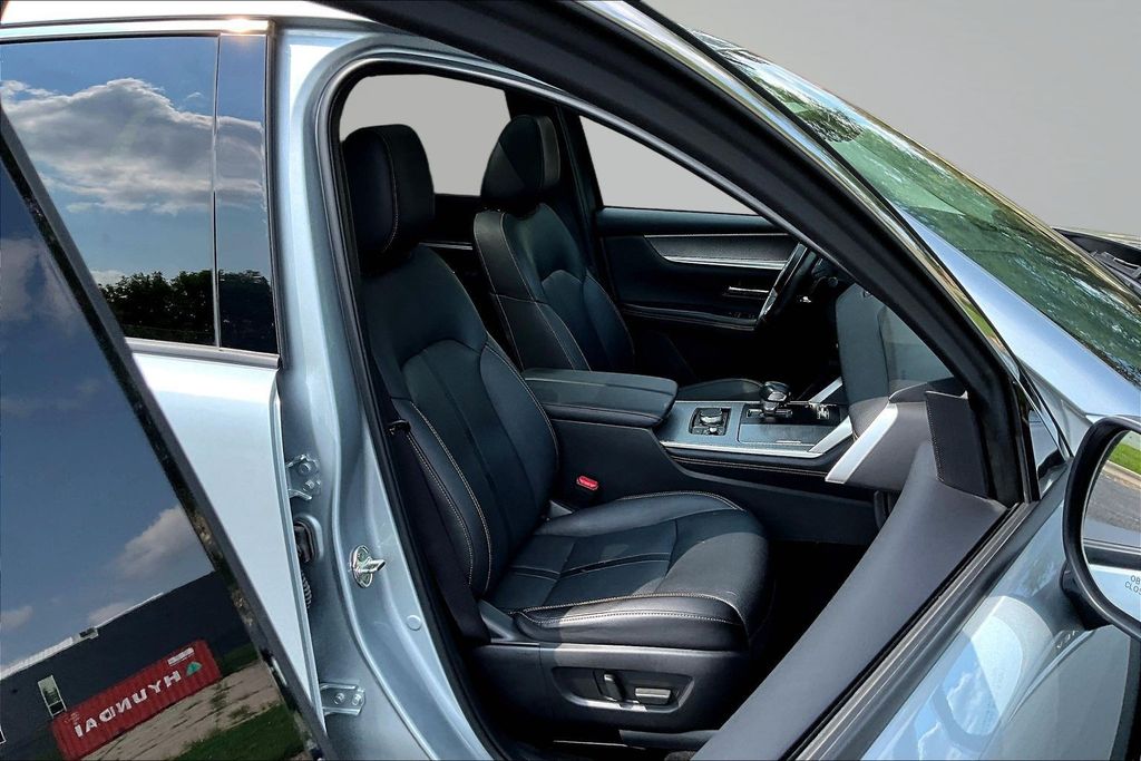 Thumbnail: 2024 Mazda CX-90 - 9