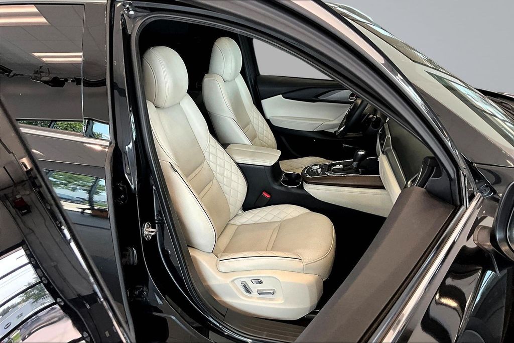 Thumbnail: 2023 Mazda CX-9 - 10