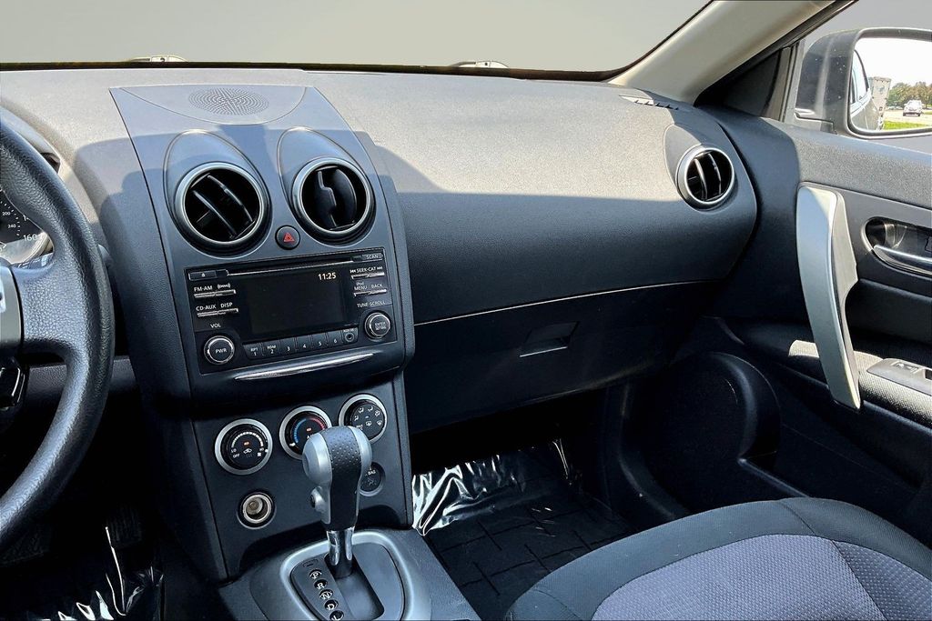 Thumbnail: 2013 Nissan Rogue - 9