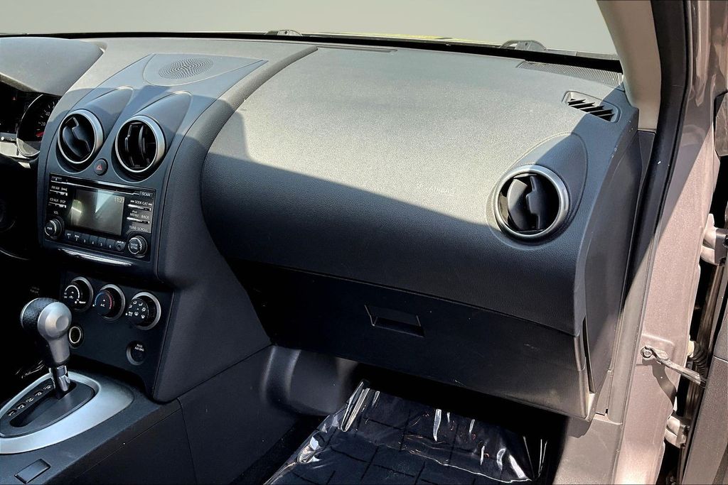 Thumbnail: 2013 Nissan Rogue - 22