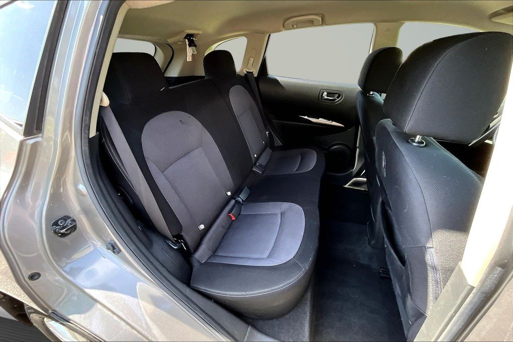Thumbnail: 2013 Nissan Rogue - 30