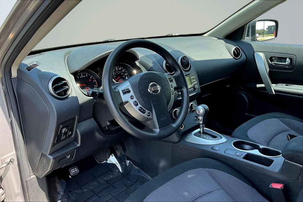 Thumbnail: 2013 Nissan Rogue - 13
