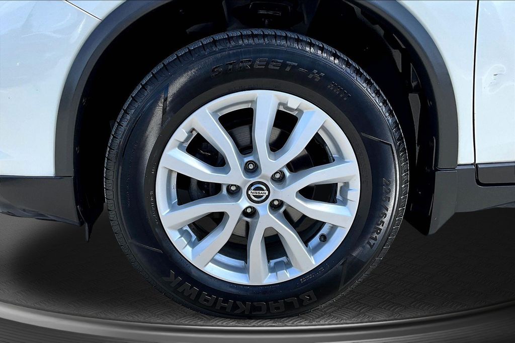 Thumbnail: 2018 Nissan Rogue - 7
