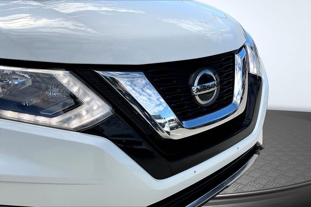Thumbnail: 2018 Nissan Rogue - 33