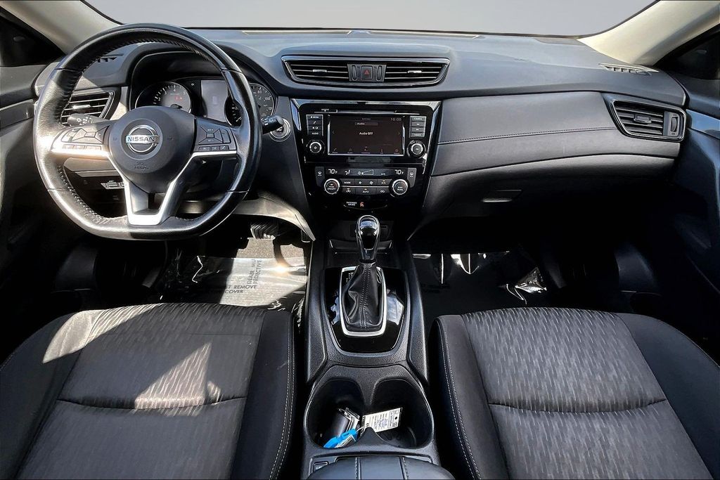 Thumbnail: 2018 Nissan Rogue - 13