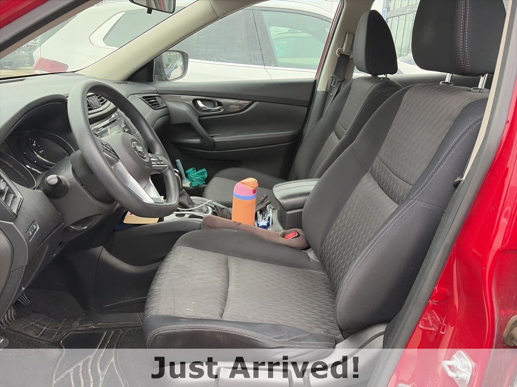 Thumbnail: 2017 Nissan Rogue - 4