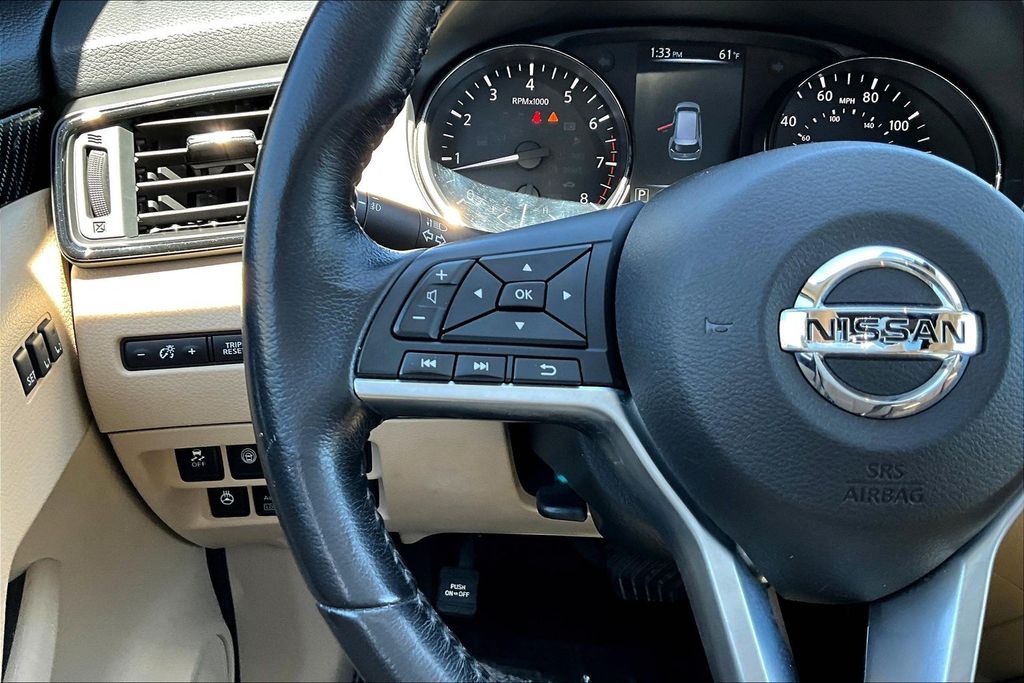 Thumbnail: 2017 Nissan Rogue - 26