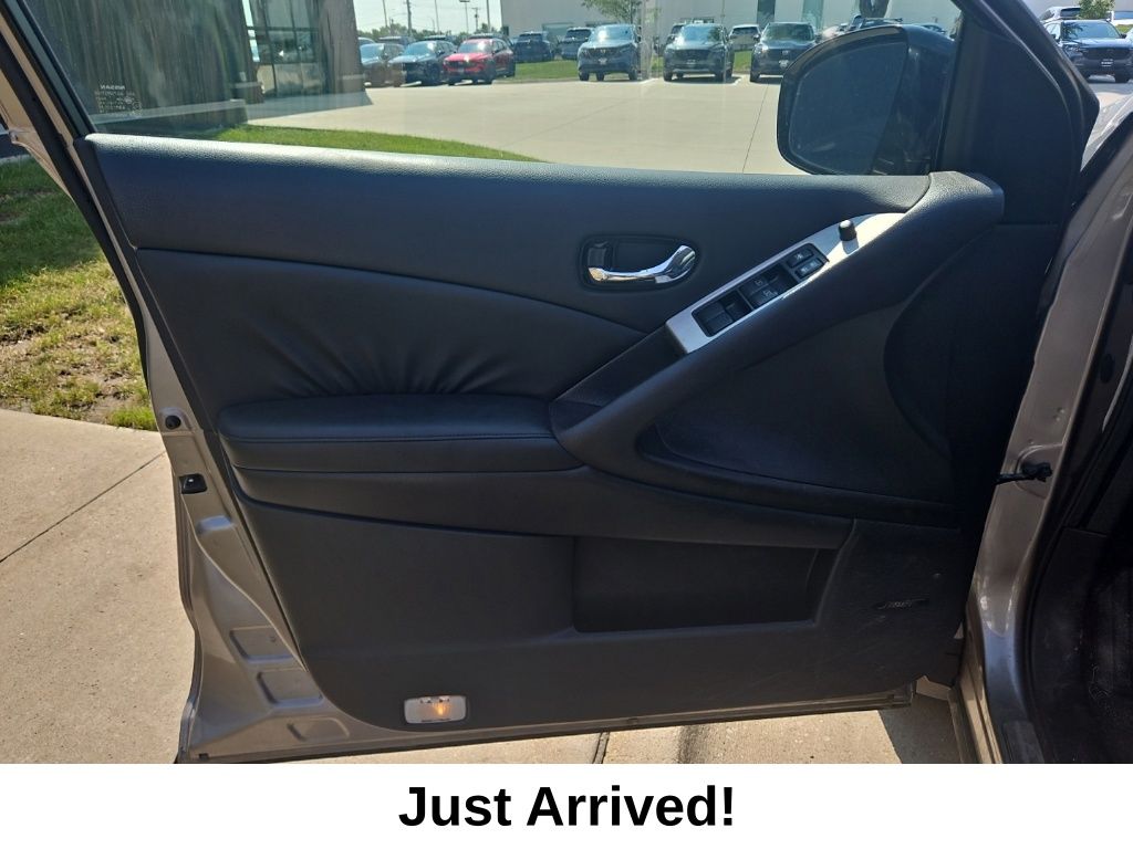 Thumbnail: 2009 Nissan Murano - 17