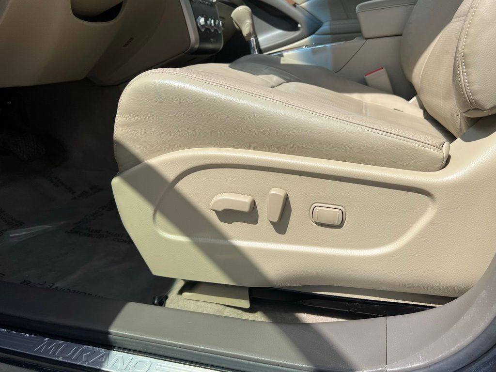 Thumbnail: 2013 Nissan Murano - 22