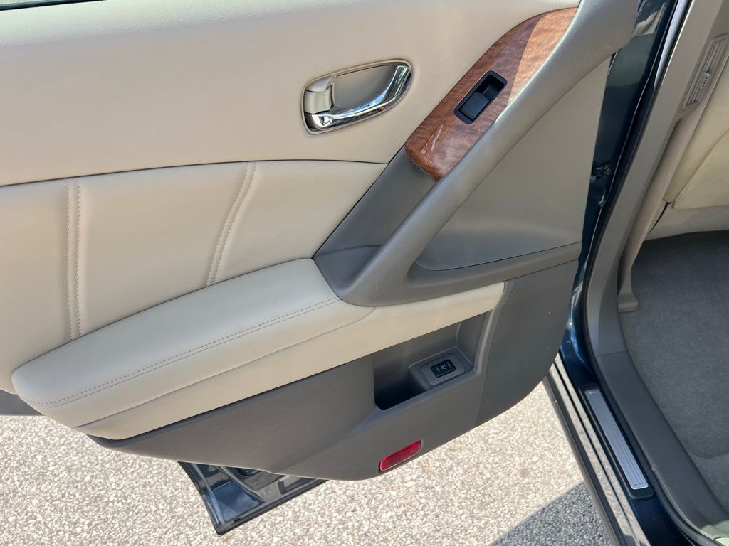 Thumbnail: 2013 Nissan Murano - 25