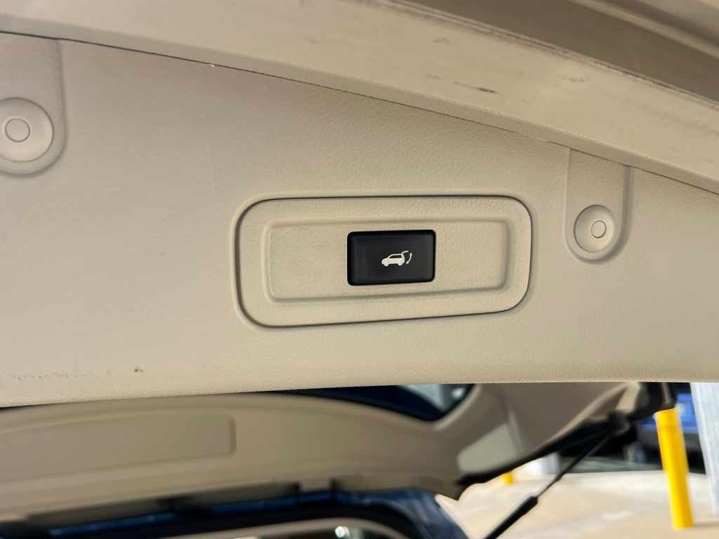 Thumbnail: 2013 Nissan Murano - 29