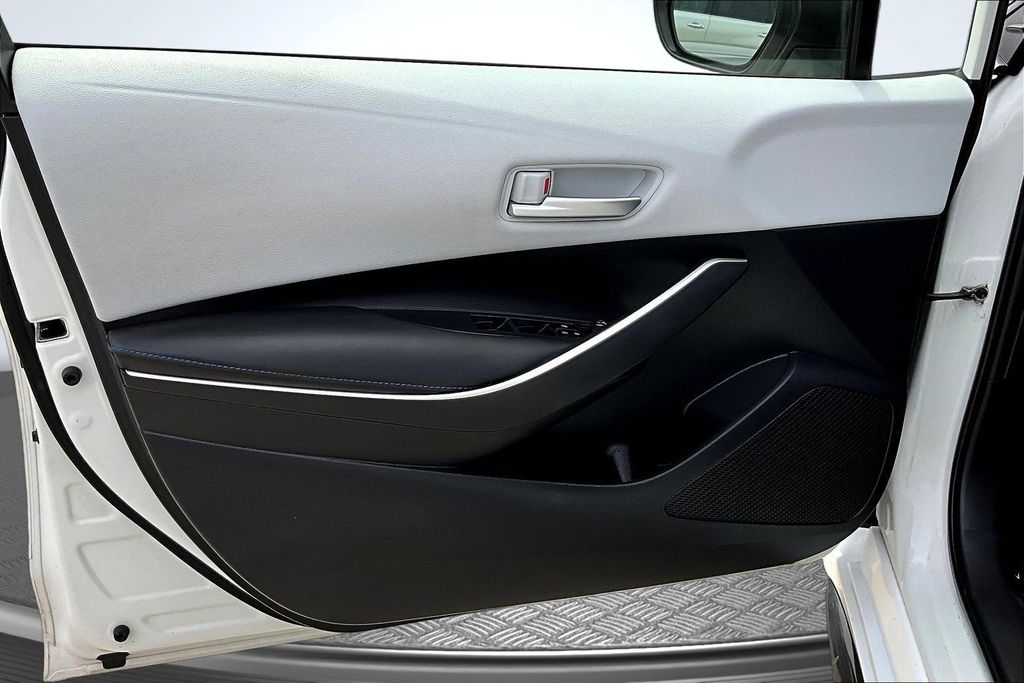 Thumbnail: 2021 Toyota Corolla - 25