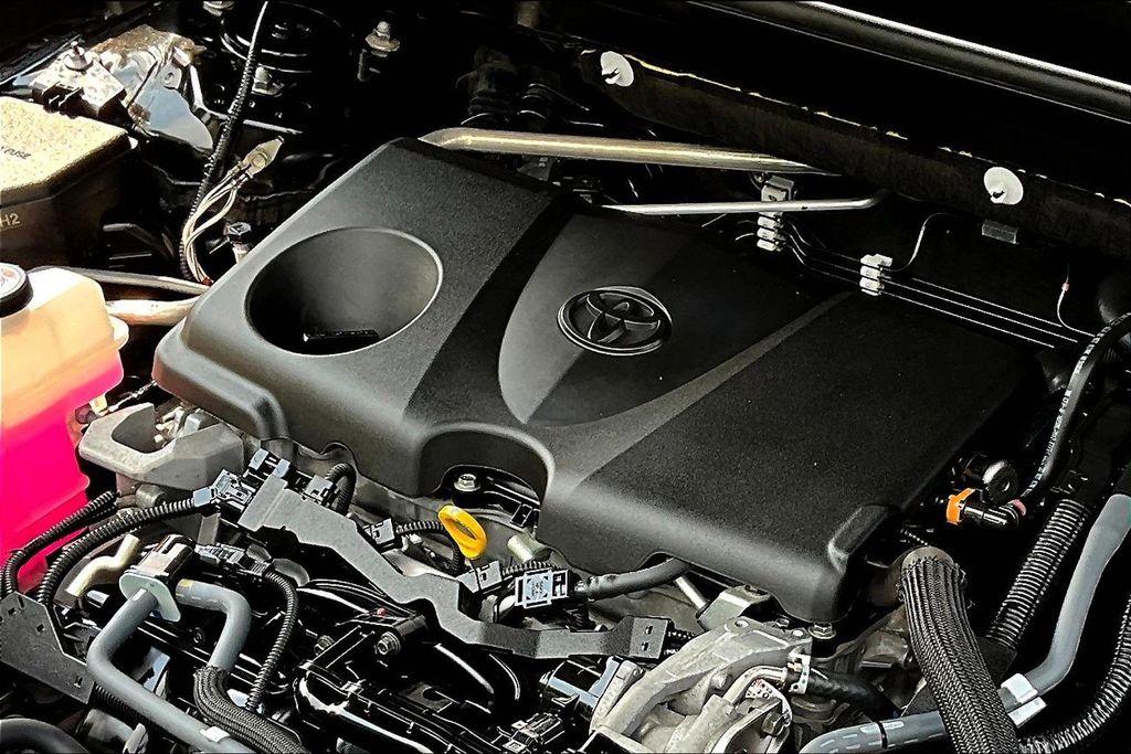 Thumbnail: 2021 Toyota Venza - 8