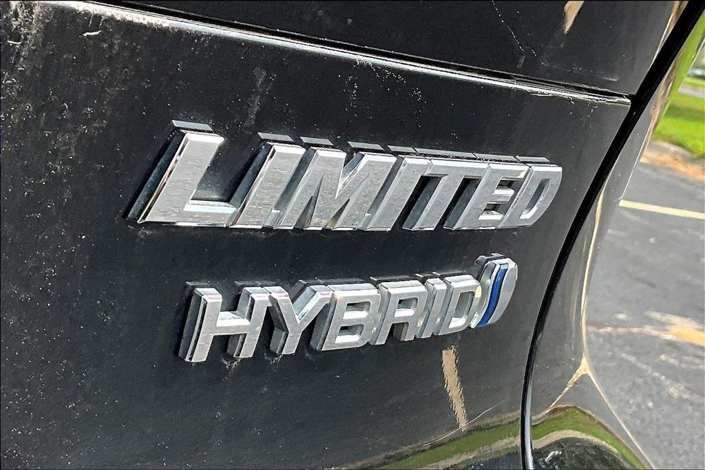 Thumbnail: 2021 Toyota Venza - 6