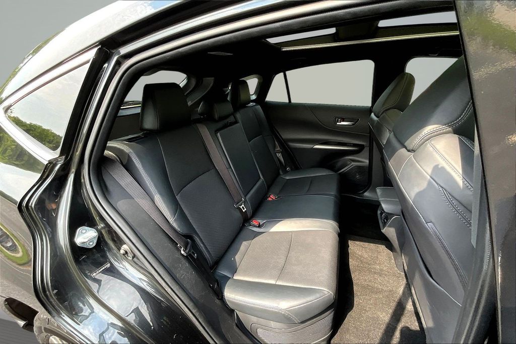Thumbnail: 2021 Toyota Venza - 32