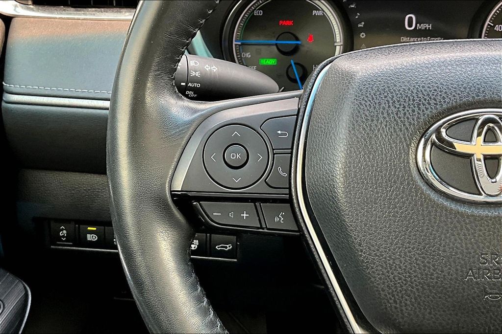 Thumbnail: 2021 Toyota Venza - 26