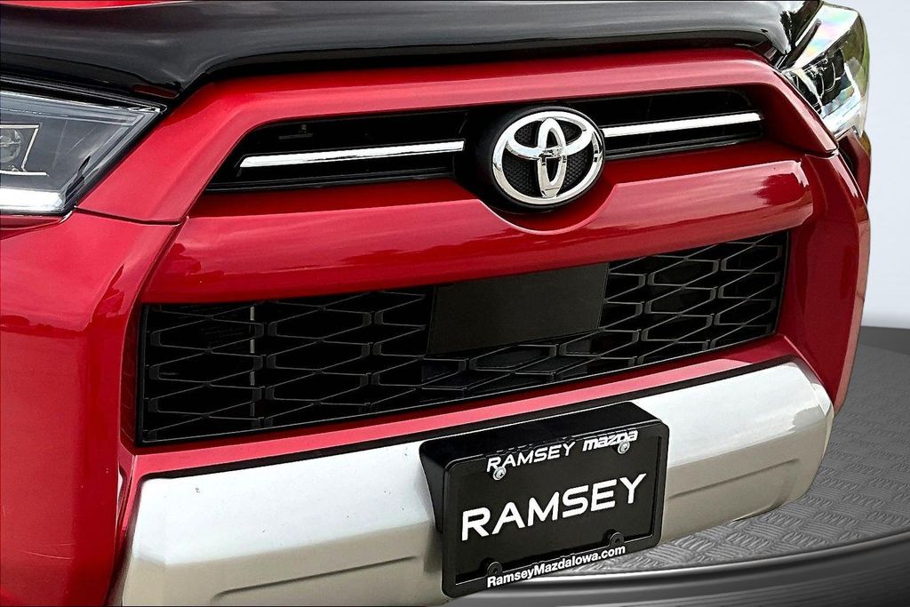 Thumbnail: 2020 Toyota 4Runner - 6