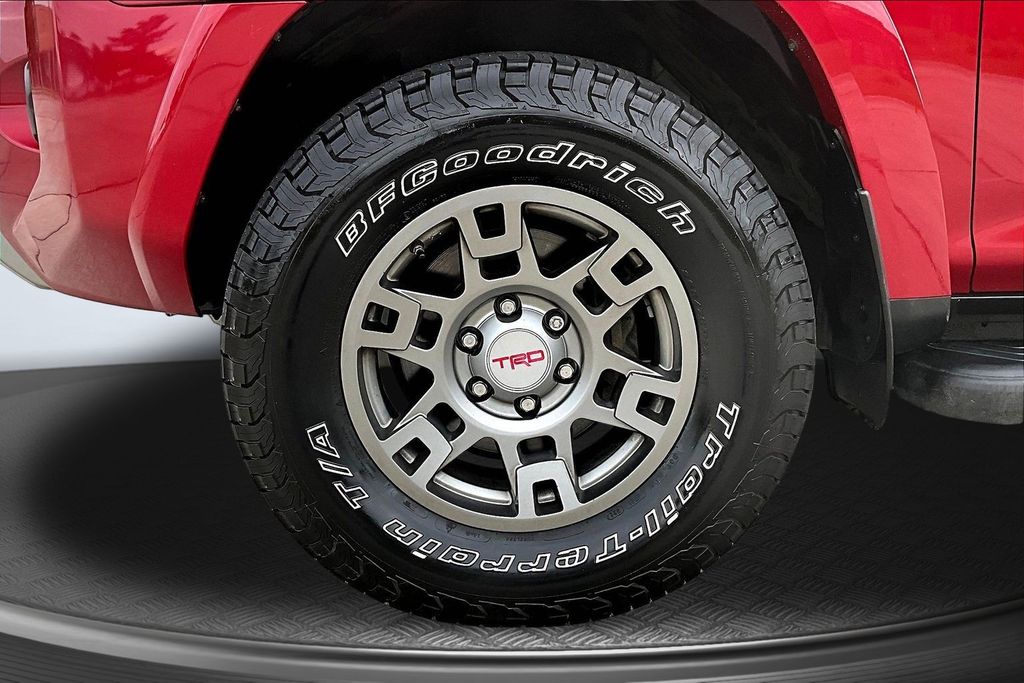 Thumbnail: 2020 Toyota 4Runner - 7