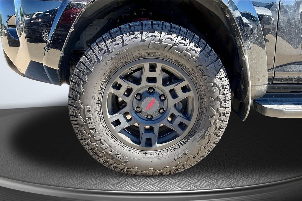 Thumbnail: 2020 Toyota 4Runner - 7