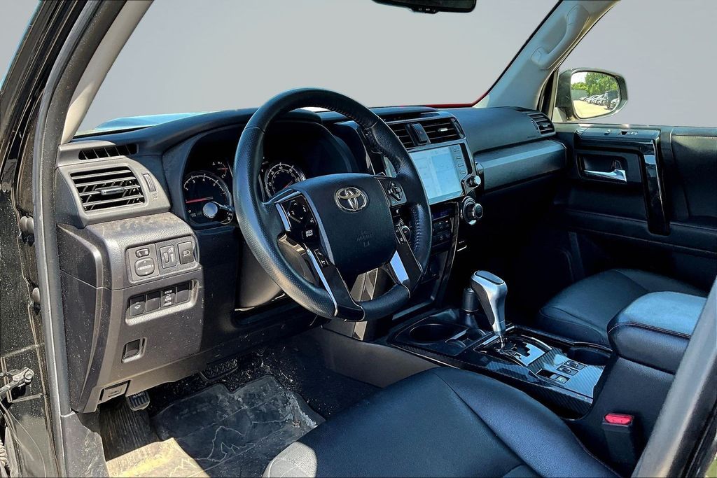 Thumbnail: 2020 Toyota 4Runner - 9