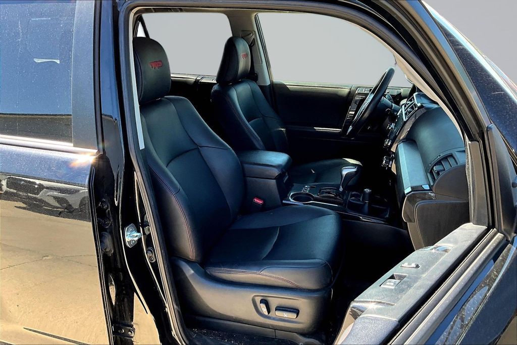 Thumbnail: 2020 Toyota 4Runner - 10