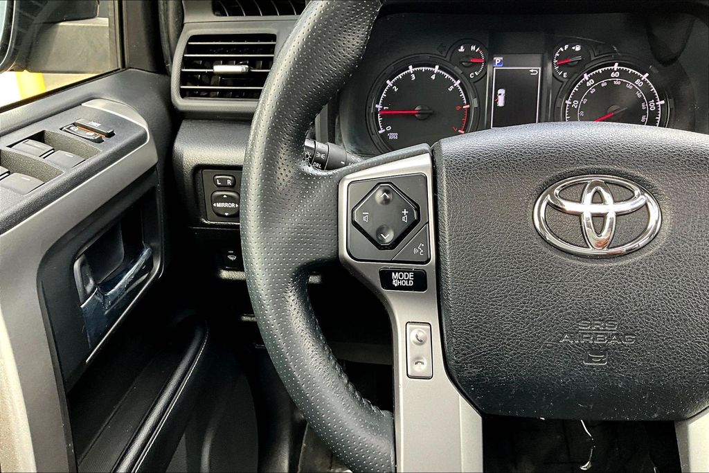 Thumbnail: 2021 Toyota 4Runner - 25
