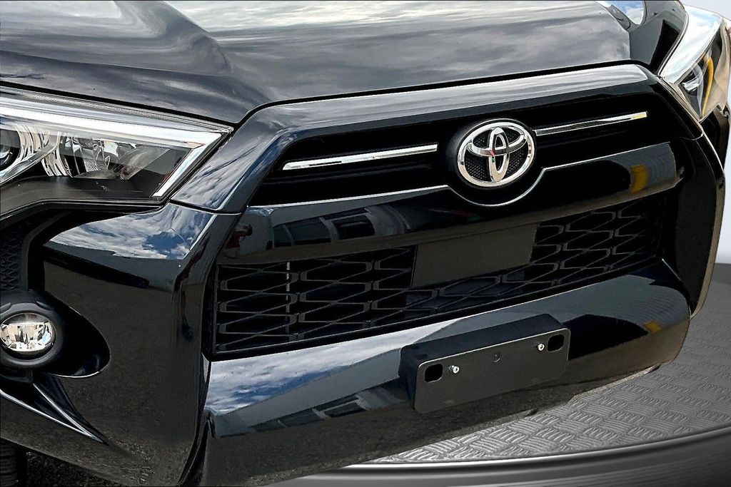 Thumbnail: 2021 Toyota 4Runner - 33