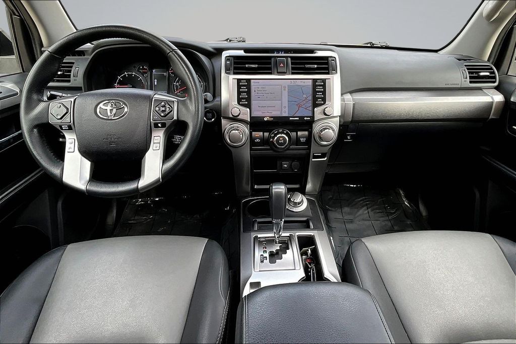 Thumbnail: 2021 Toyota 4Runner - 12