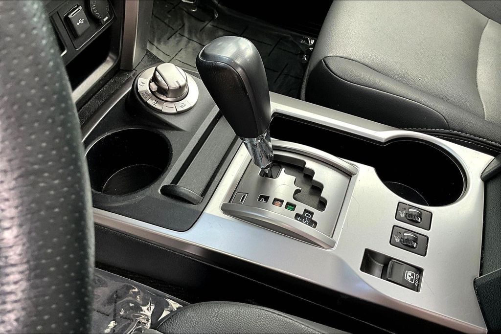 Thumbnail: 2021 Toyota 4Runner - 15