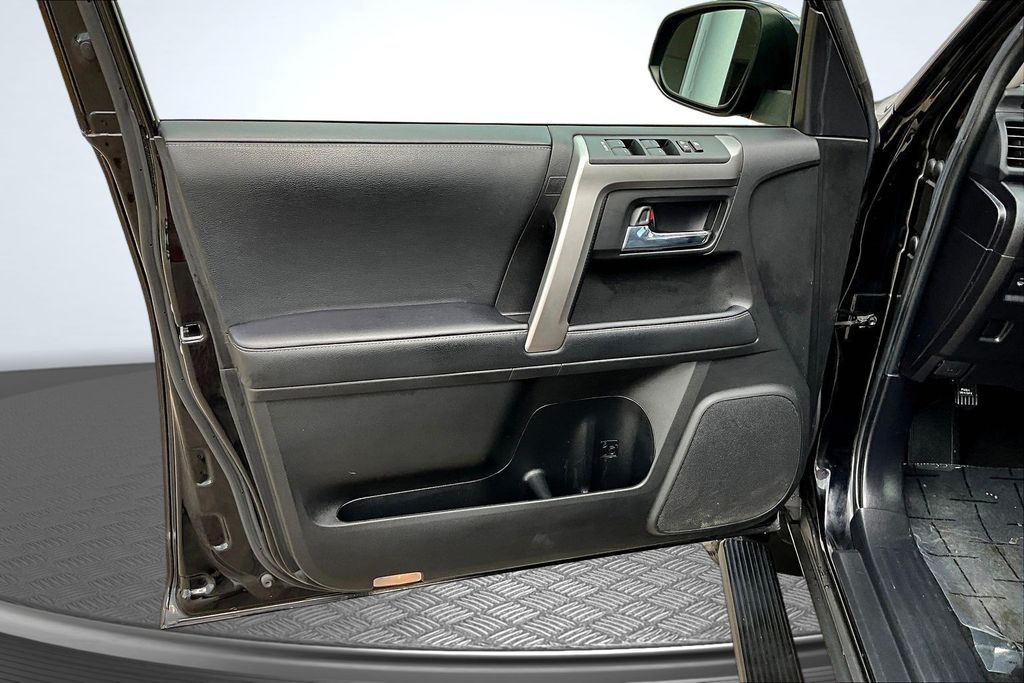 Thumbnail: 2021 Toyota 4Runner - 23