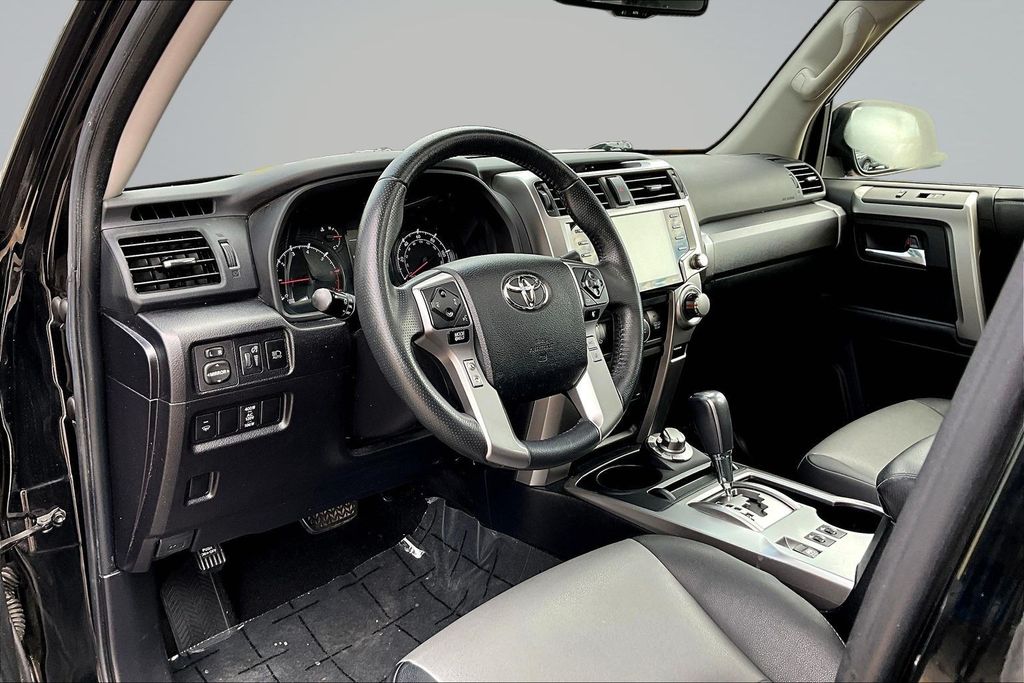 Thumbnail: 2021 Toyota 4Runner - 8