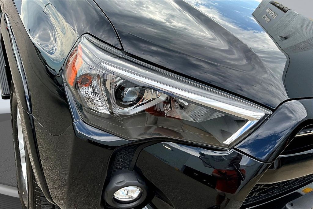 Thumbnail: 2021 Toyota 4Runner - 34