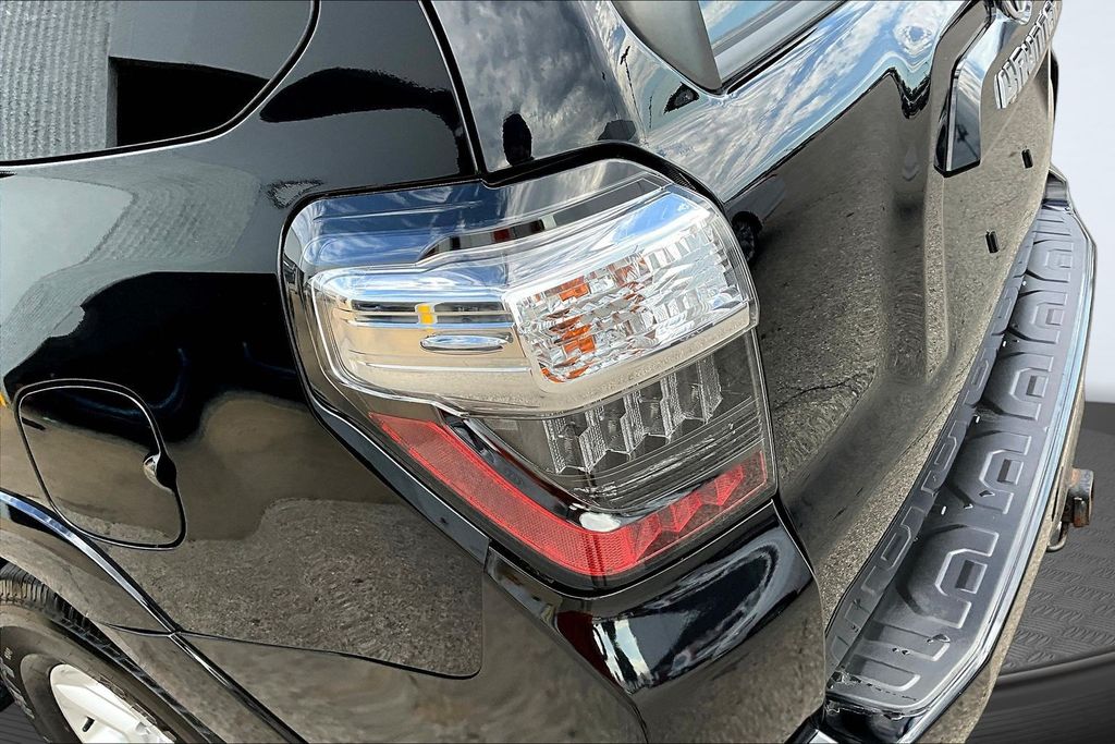 Thumbnail: 2021 Toyota 4Runner - 35