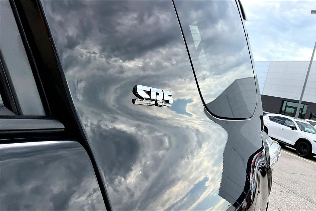 Thumbnail: 2021 Toyota 4Runner - 36